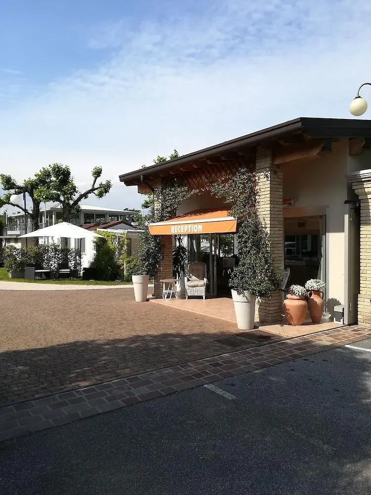 Kompleks wypoczynkowy Villaggio Turistico Dei Tigli Padenghe sul Garda