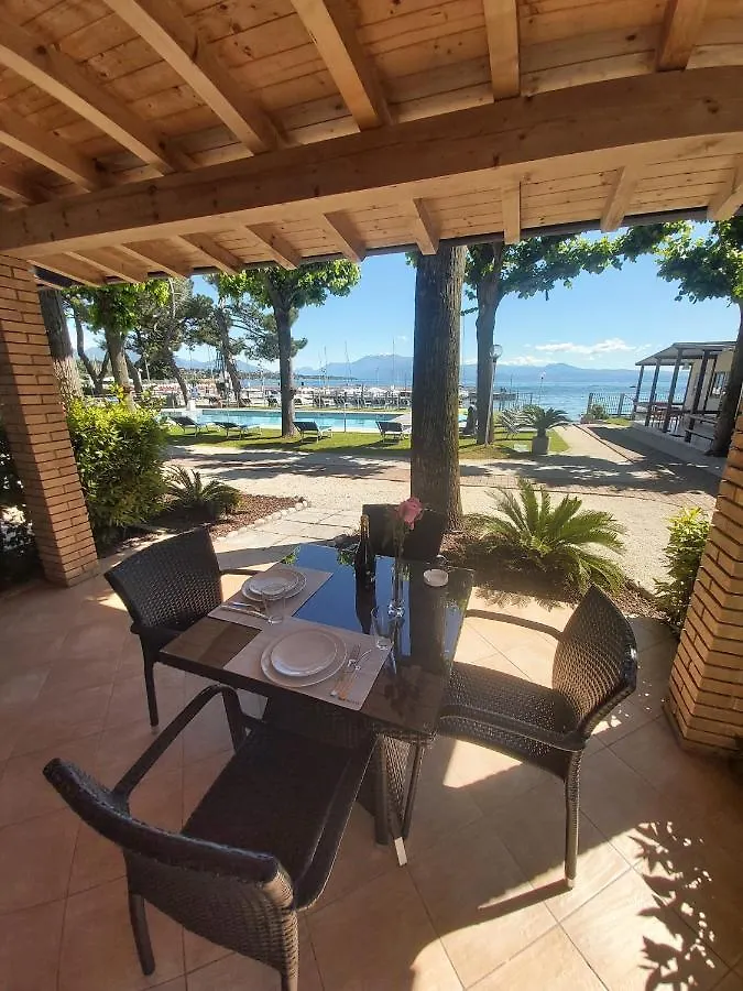 Villaggio Turistico Dei Tigli Padenghe sul Garda 3*,