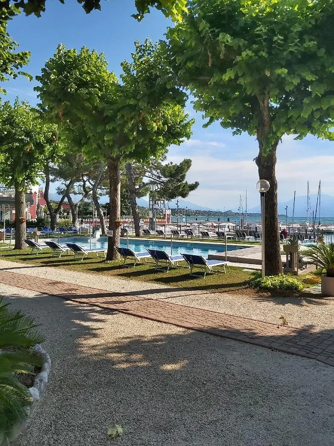 Ferienpark Villaggio Turistico Dei Tigli Padenghe sul Garda